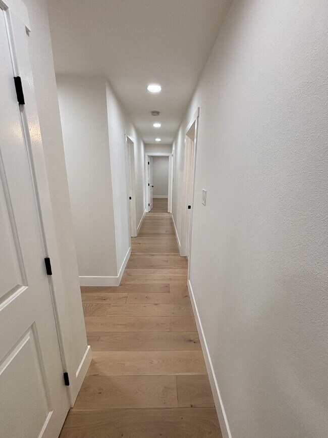 Building Photo - "Beautifully Remodeled 4-Bed Walnut Creek ...