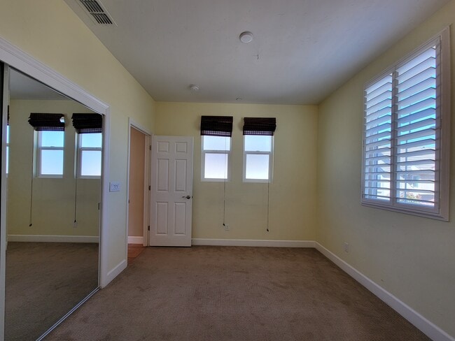 Building Photo - 1609 Bonanza Ln