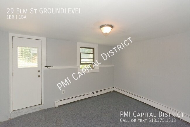 Building Photo - Heat included!  Modern, Centrally located,...