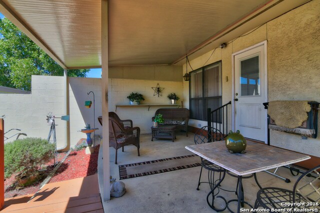 Building Photo - 4950 Elmhurst Ln
