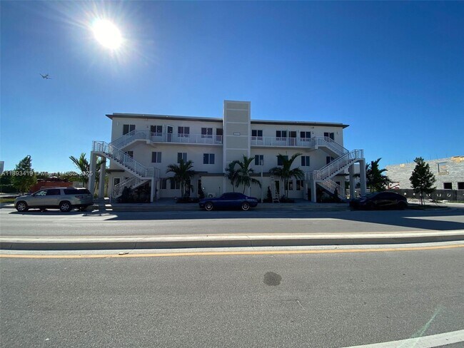 Building Photo - 10250 NW 66th St