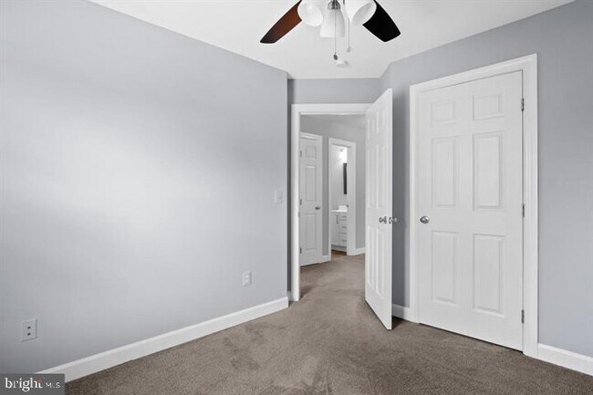 Building Photo - 7439 Heatherfield Ln