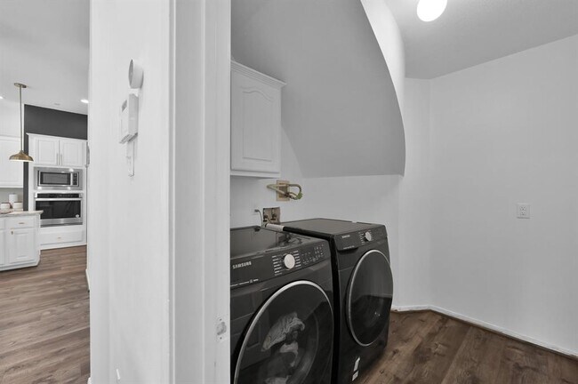 Building Photo - 163 N Concord Forest Cir
