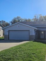 Building Photo - 603 Foxmead Pl