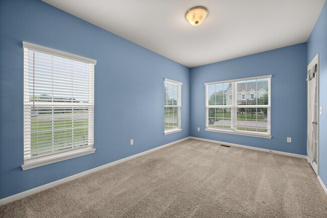 Building Photo - 406 Mary Ann Cir