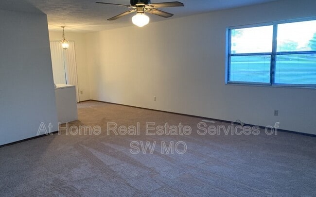 Building Photo - 525 W Edgewood St