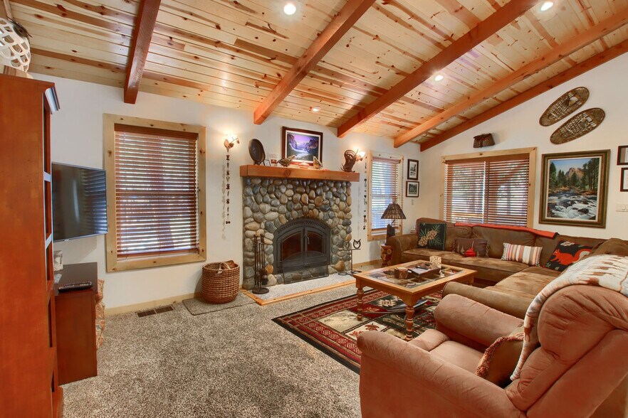 Primary Photo - 8026 Larkspur Ln