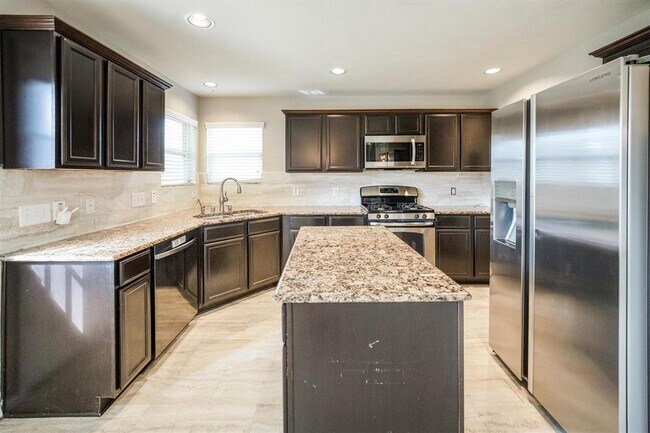 Building Photo - 10902 Barker View Dr