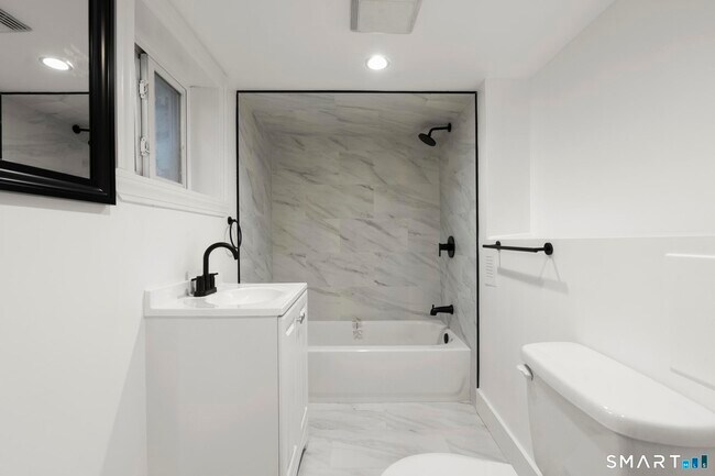 Building Photo - 48 Lockwood Ave