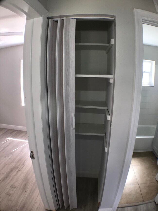 Building Photo - 170 Loquat Tree Dr