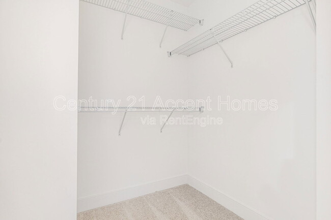 Building Photo - 9123 Crk Btm Ln
