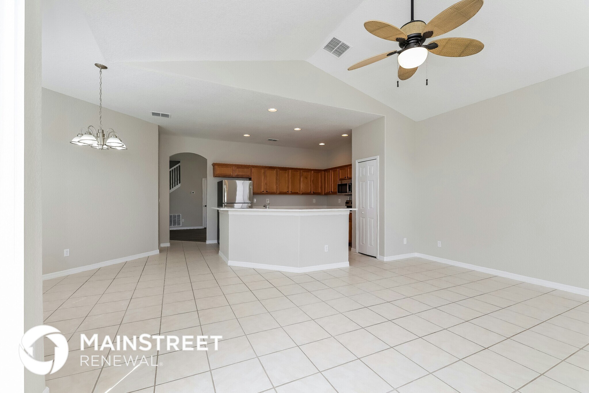 Building Photo - 820 Corvina Dr