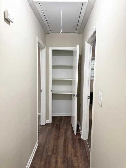 Building Photo - Room in House on Union Rd SW