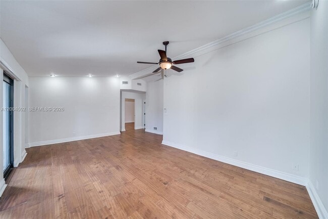 Building Photo - 1704 SW 5th Ct