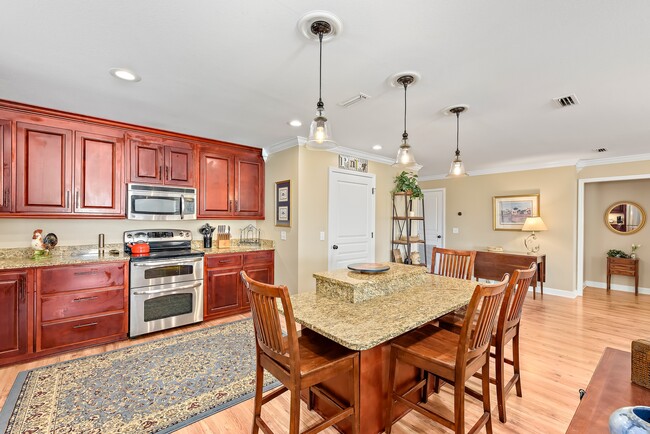 Building Photo - 304 Squirrel Hollow