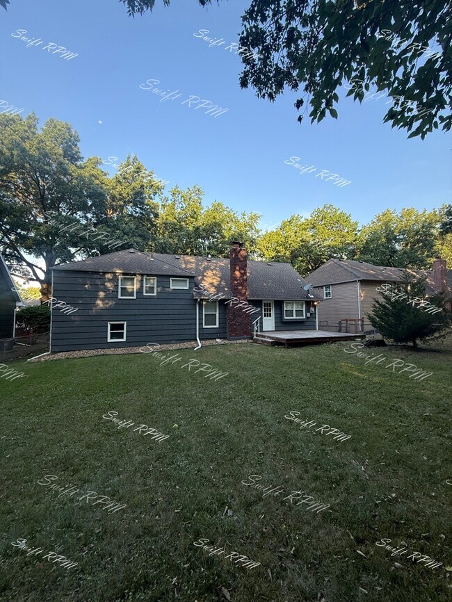 Building Photo - 9805 Carter Dr
