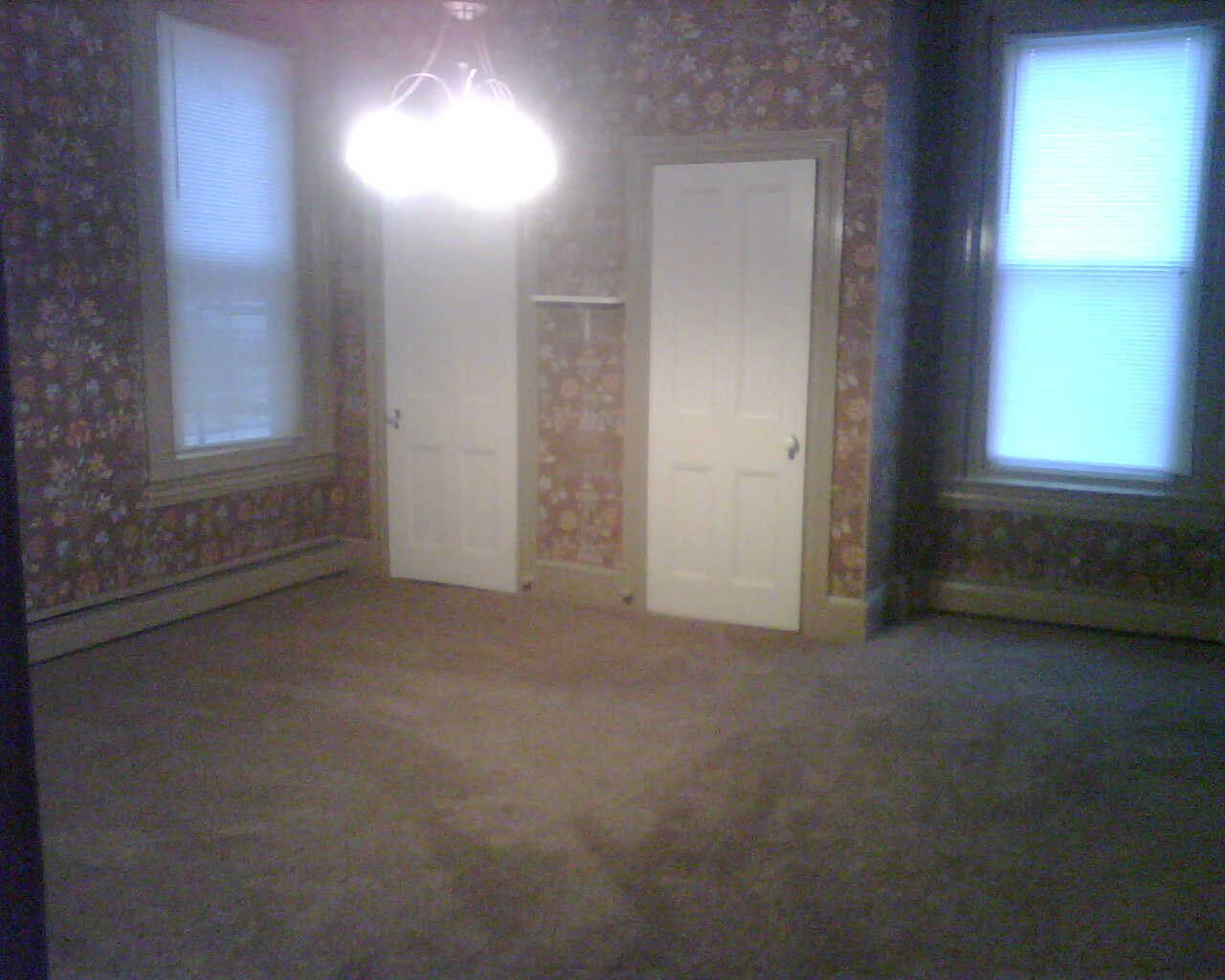 Building Photo - 157 S Main St