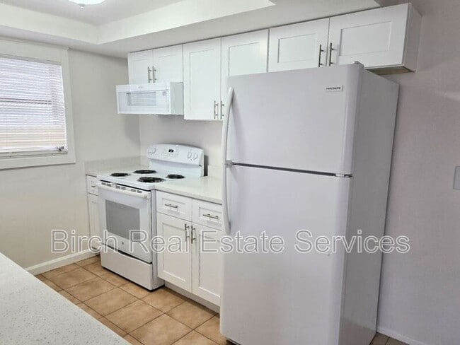 Building Photo - 5304 Penguin Dr