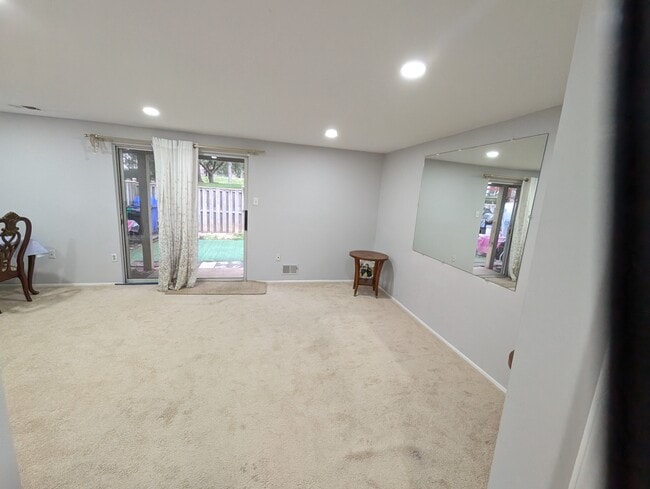 Building Photo - 10728 Bridlerein Terrace