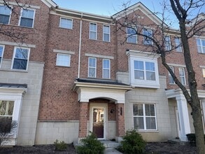 Building Photo - 4702 N Lamon Ave