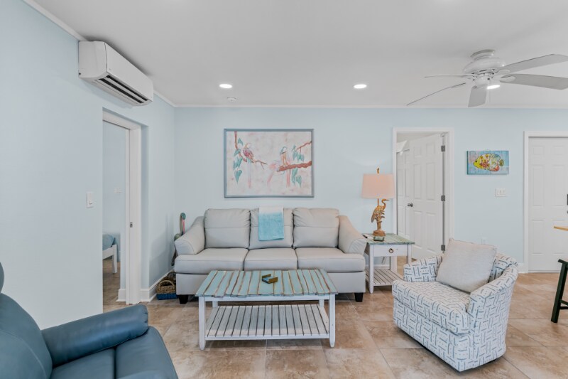 Building Photo - 14827 N Bayshore Dr