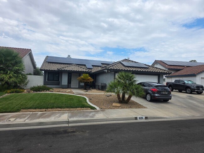 Building Photo - This Home Is Loaded!