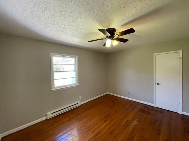 Building Photo - SHJ297-605 Lark Drive