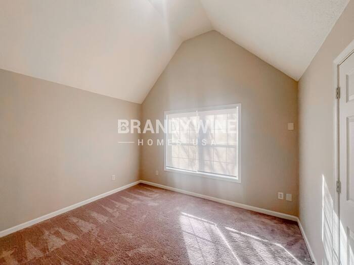 Building Photo - 7170 Ravenwood Ln