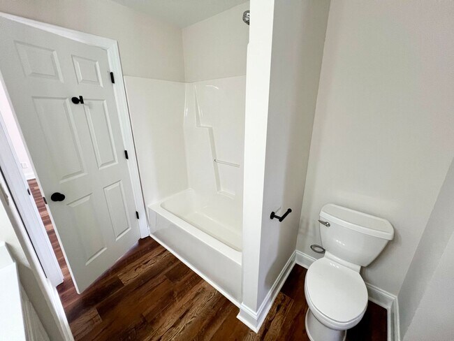 Building Photo - Four bedroom, 3.5 bath house in Elon!  Mus...