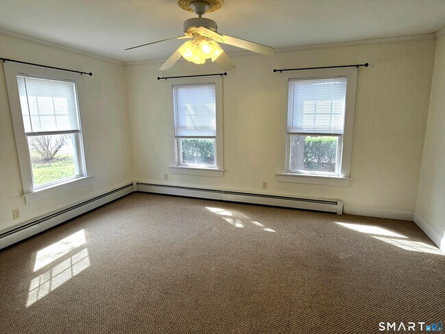 Building Photo - 150 Spencer St