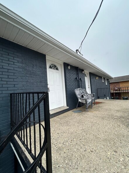 Building Photo - 751 Kingsford Rd