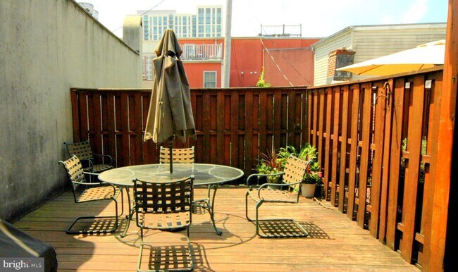 Building Photo - 706 S Bond St