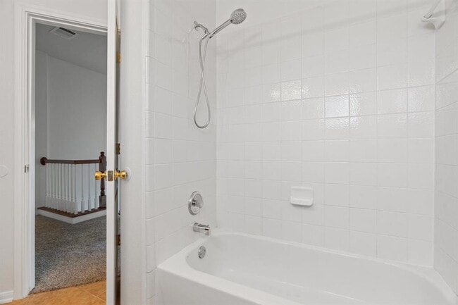 Building Photo - 209 Canterbury Dr