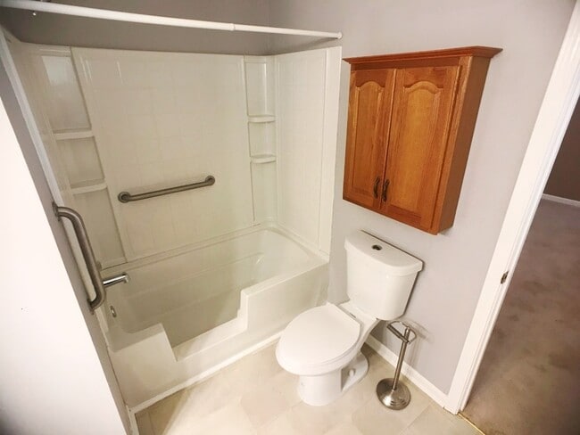 Building Photo - 1497 Chaseway Cir