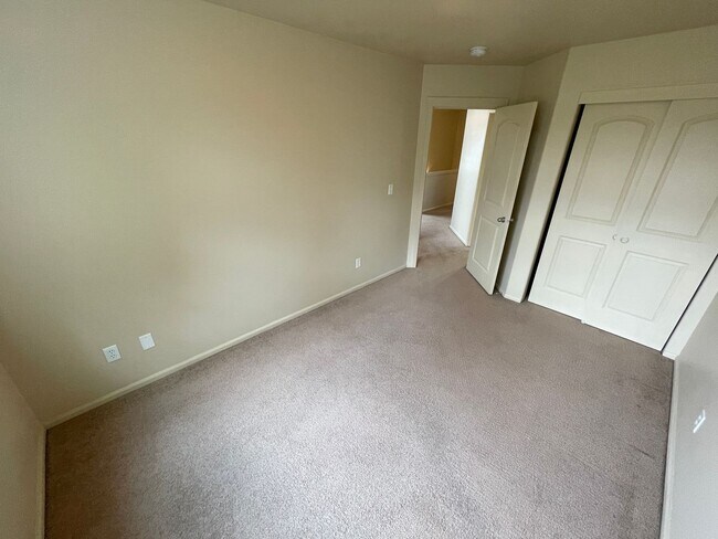 Building Photo - 232