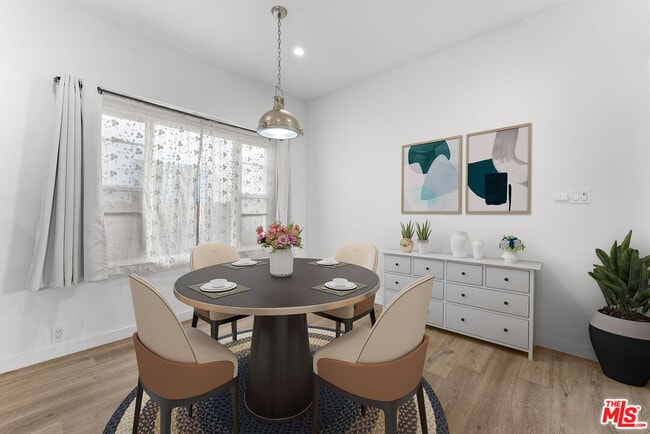 Building Photo - 33 Wavecrest Ave