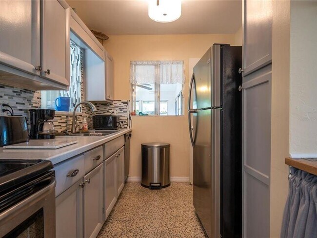 Building Photo - 2456 Elkcam Blvd