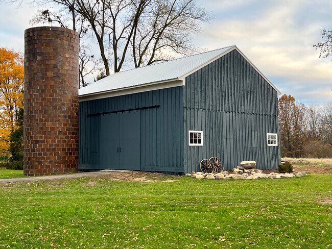 Building Photo - 3215 Sleeth Rd