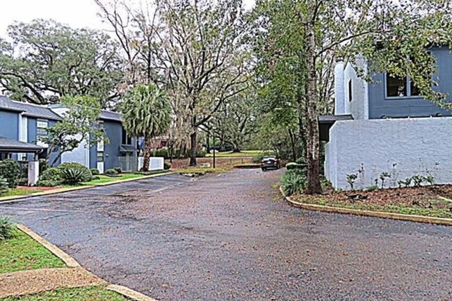 Building Photo - Beautiful 2BR/2.5BA in Killearn Estates Ke...