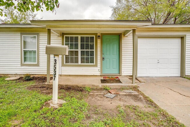 Building Photo - 3537 Half Moon Dr