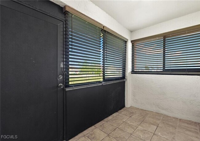 Building Photo - 608 SE 6th St