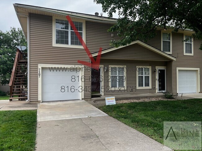 Building Photo - Spacious, 2 Car Garage! Great Location!