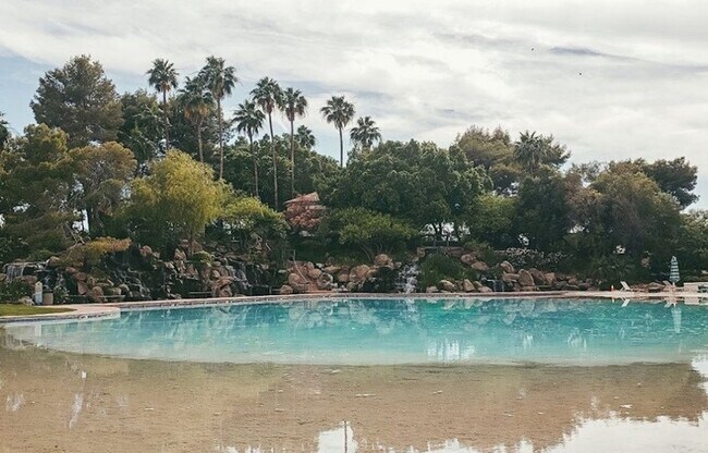 Building Photo - PALISADES AT VAL VISTA LAKES