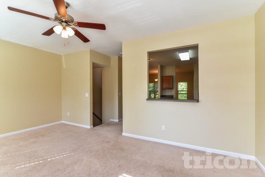 Building Photo - 1470 Knights Trail