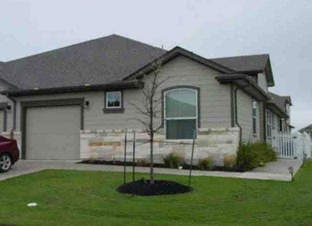 Building Photo - 1701 Logan Dr