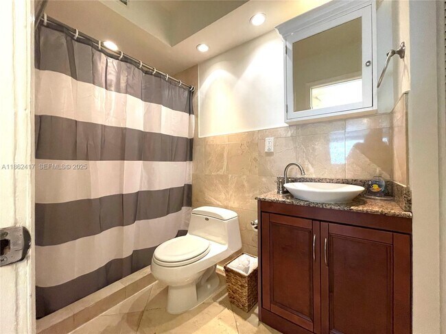 Building Photo - 177 Ocean Ln Dr