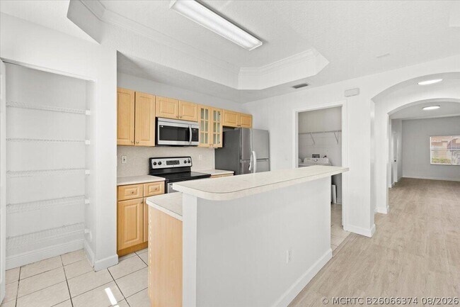 Building Photo - 4962 Leeward Ln