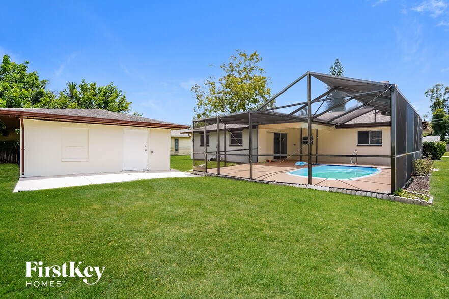 Building Photo - 17185 Phlox Dr