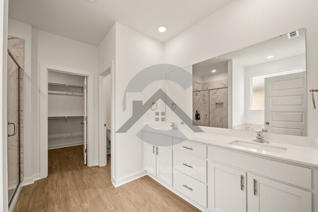 Building Photo - 621 Riley Ln