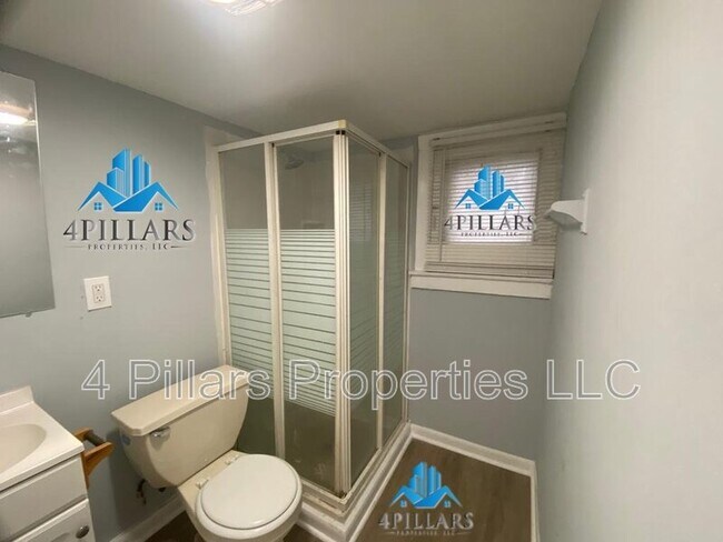 Building Photo - 5007 Magoun Ave